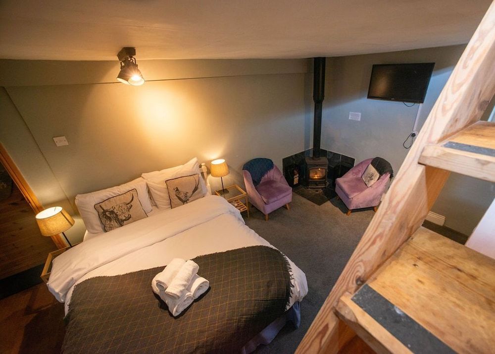 High Paradise Farm Double Room, Ensuite (The Piggeries Room) 5