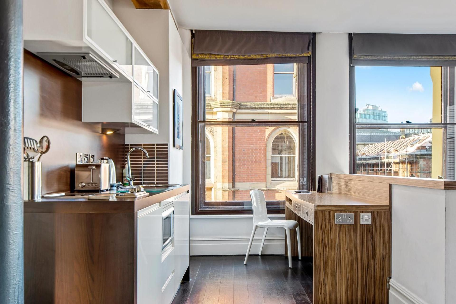 undefined Aparthotel Roomzzz Manchester City 10