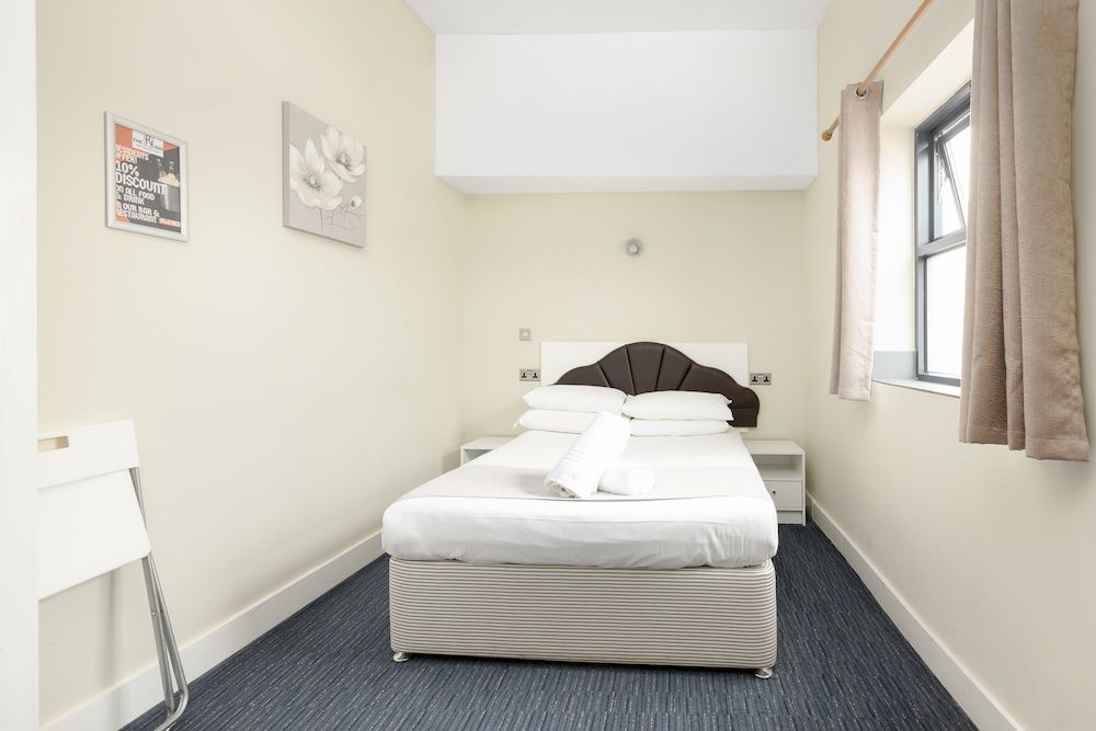 The R Inn Hotel Double Room, Ensuite 2