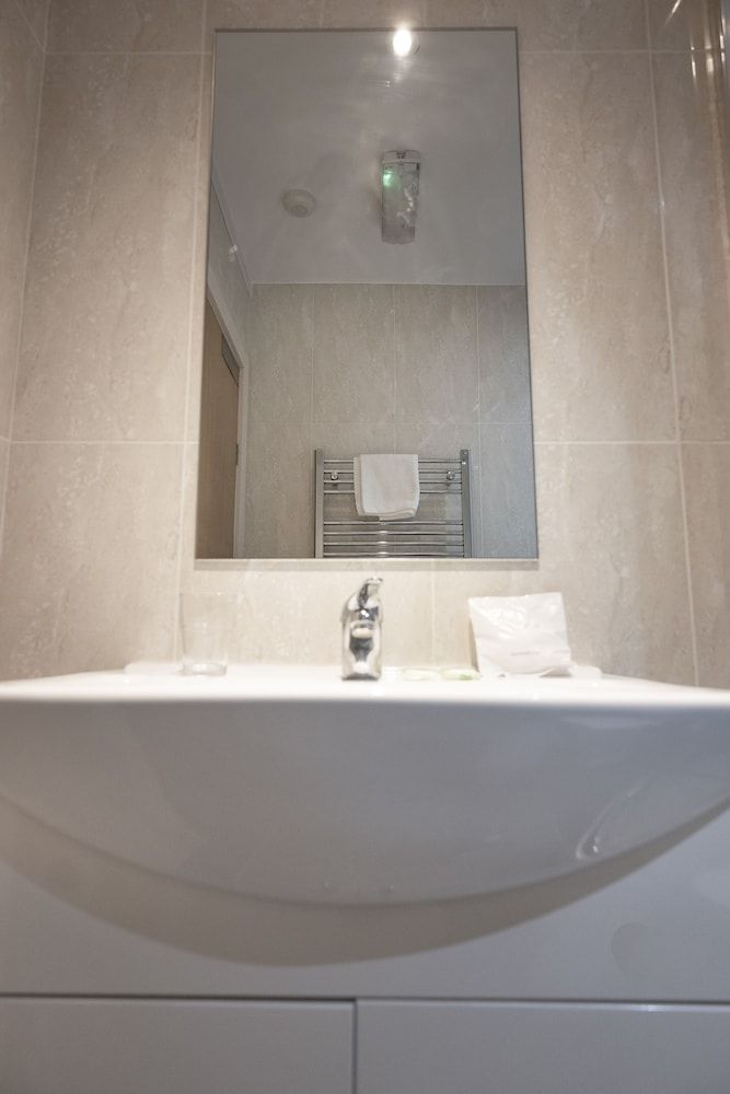 The R Inn Hotel Superior Single Room, Ensuite 4