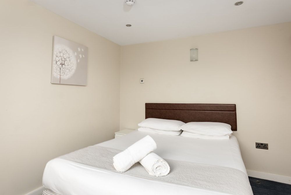 The R Inn Hotel Quadruple Room, Ensuite