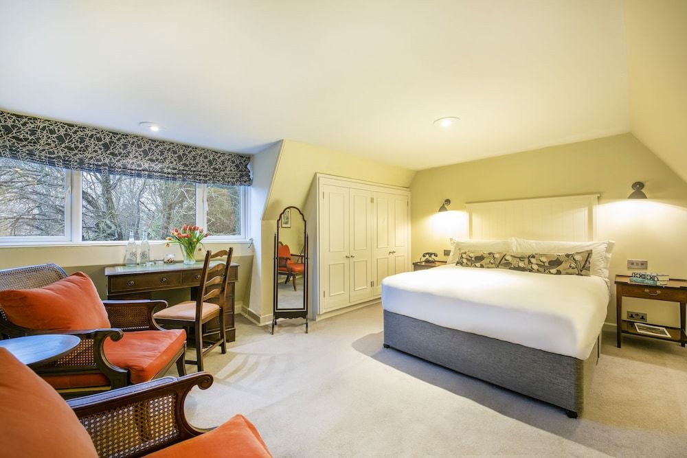 Burley Manor Classic Double Room 3