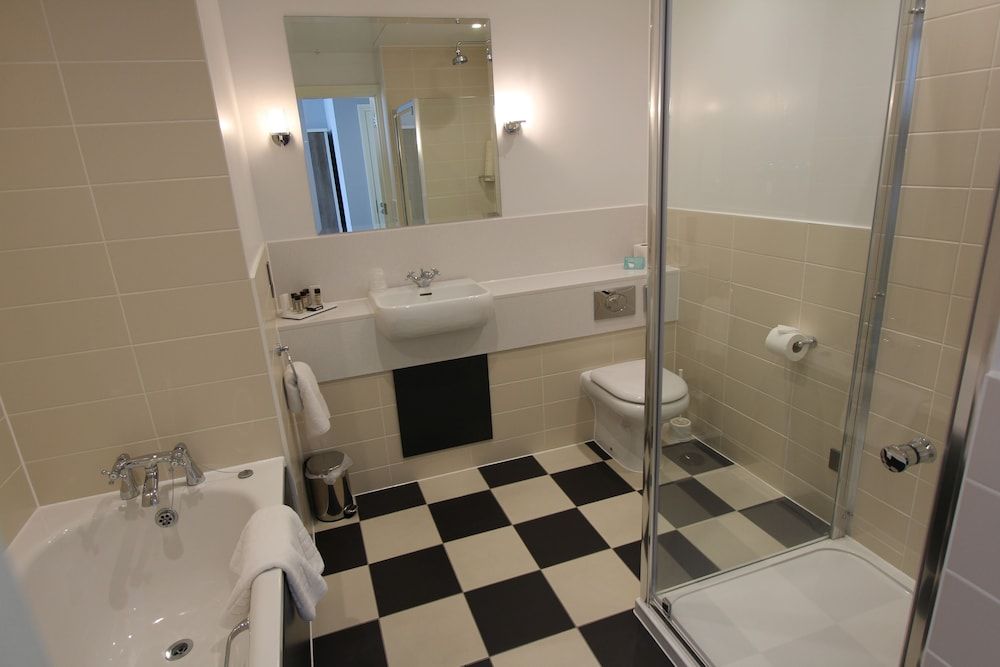 Yarrow Hotel Junior Suite, 1 Bedroom 3