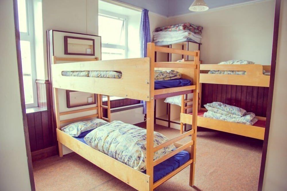 Kirkby Stephen Hostel Quadruple Room, Shared Bathroom 2