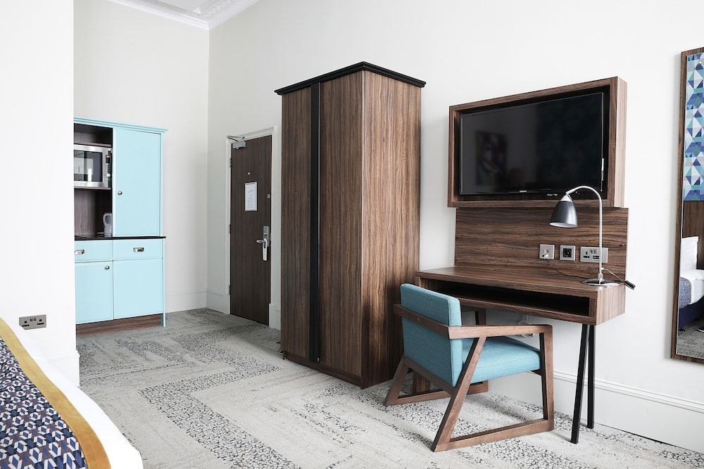 Cairn Hotel Family Apartment, 1 Bedroom 6