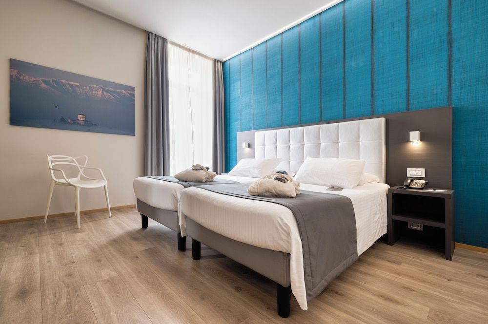 Concord Hotel Deluxe Twin Room 2