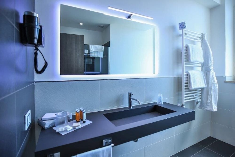 Concord Hotel Deluxe Triple Room 4