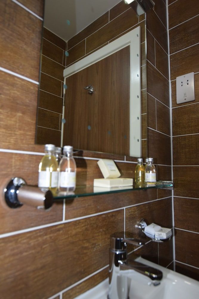 Lucky 8 Hotel Superior Twin Room 10