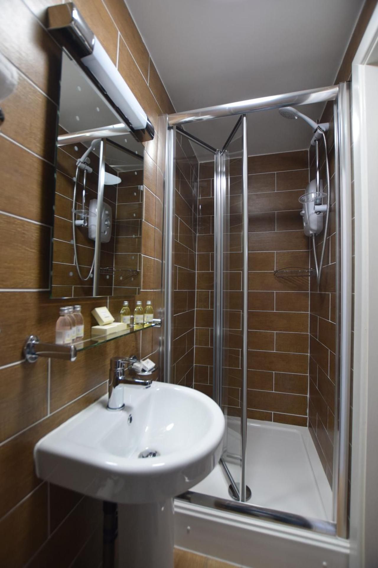 Lucky 8 Hotel Superior Single Room 8