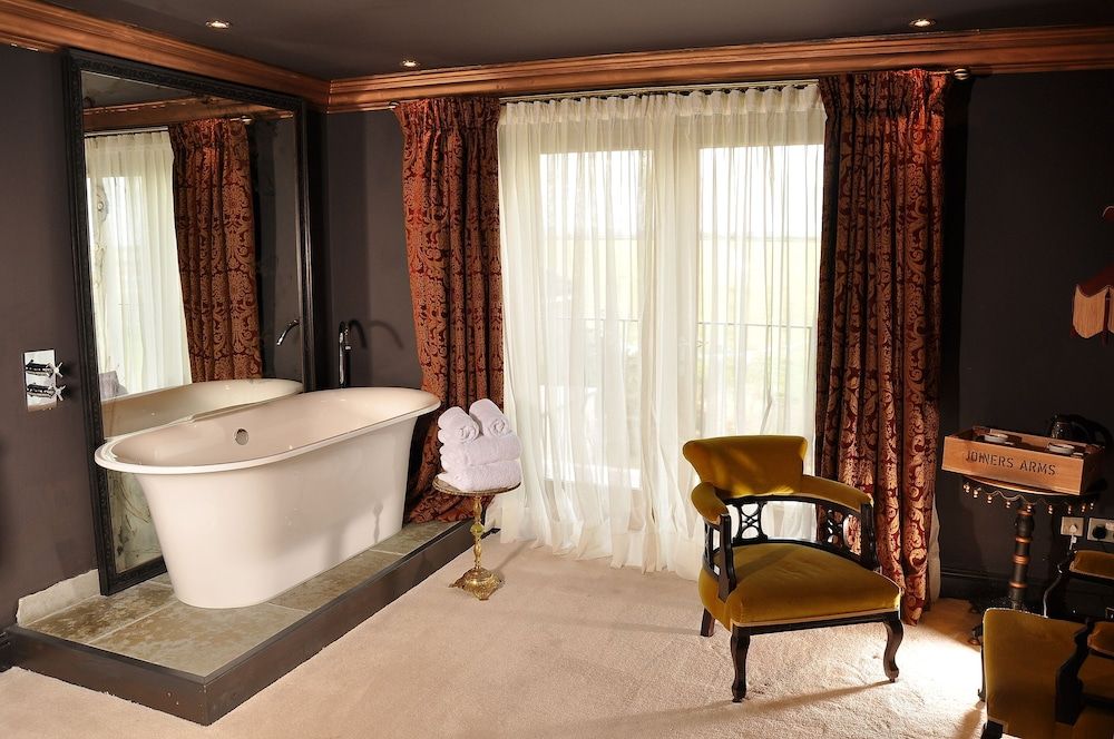 The Joiners Arms Silver Beach 5