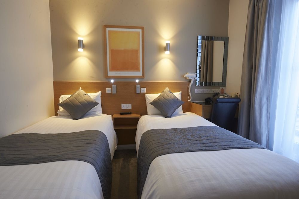 Luna Simone Hotel Twin Room 5