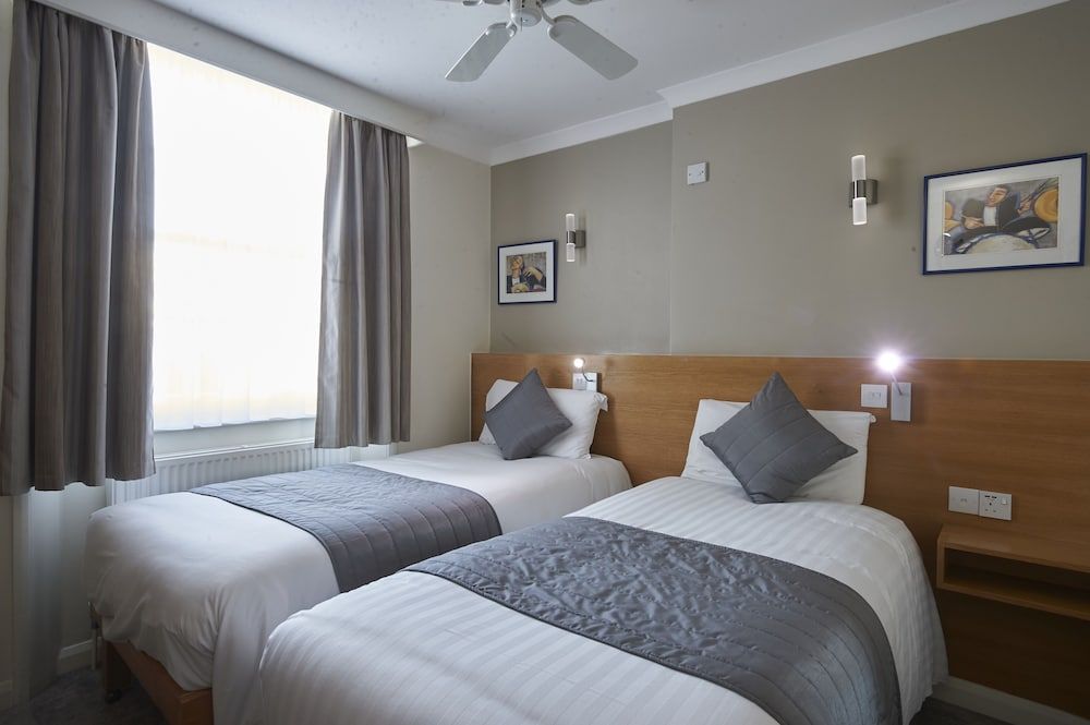 Luna Simone Hotel Twin Room 3