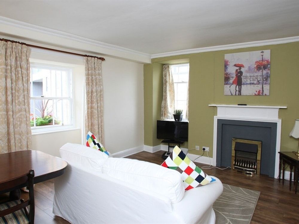 undefined Number 52 Charlotte Street 9