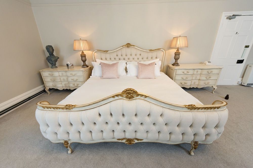 Suite (Gainsborough Suite)
