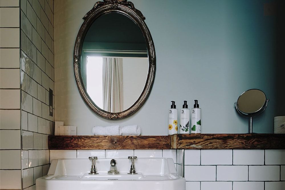 Artist Residence London Club Double Room 3