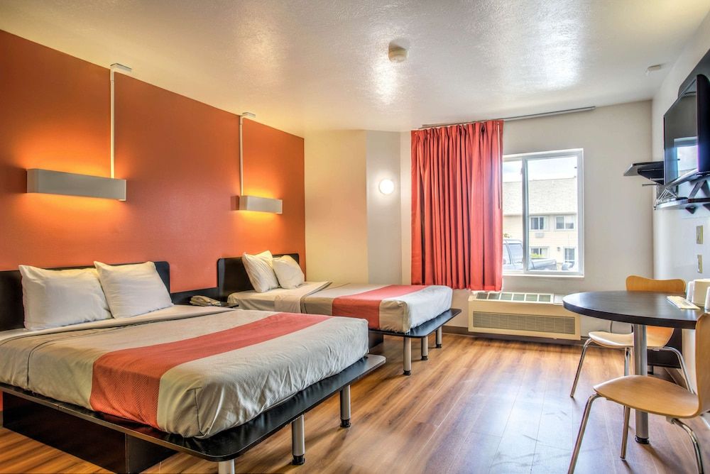 Motel 6 Bozeman, MT Standard Room, 2 Double Beds, Non Smoking, Refrigerator & Microwave 2