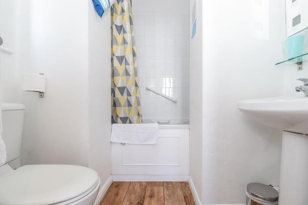 The New England Double Room, 1 Double Bed (ground floor) 2