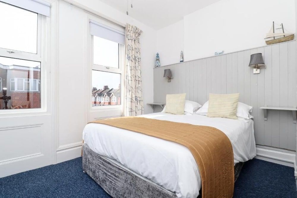 The New England Comfort Double Room, 1 King Bed (Side Sea View) 2