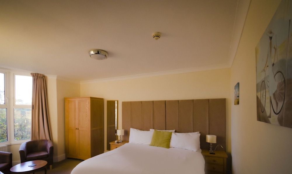 Crofton House Hotel Suite, Ensuite 2