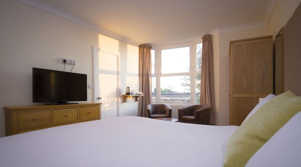 Crofton House Hotel Suite, Ensuite 3