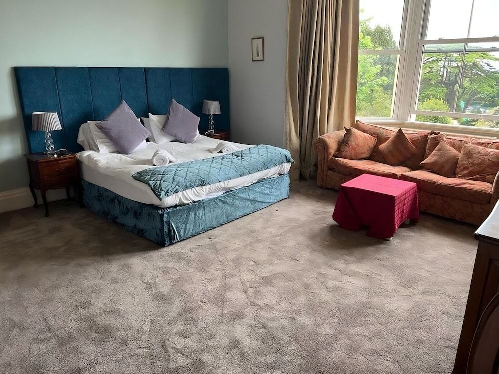 Crofton House Hotel Deluxe Suite, Ensuite, Sea View 8