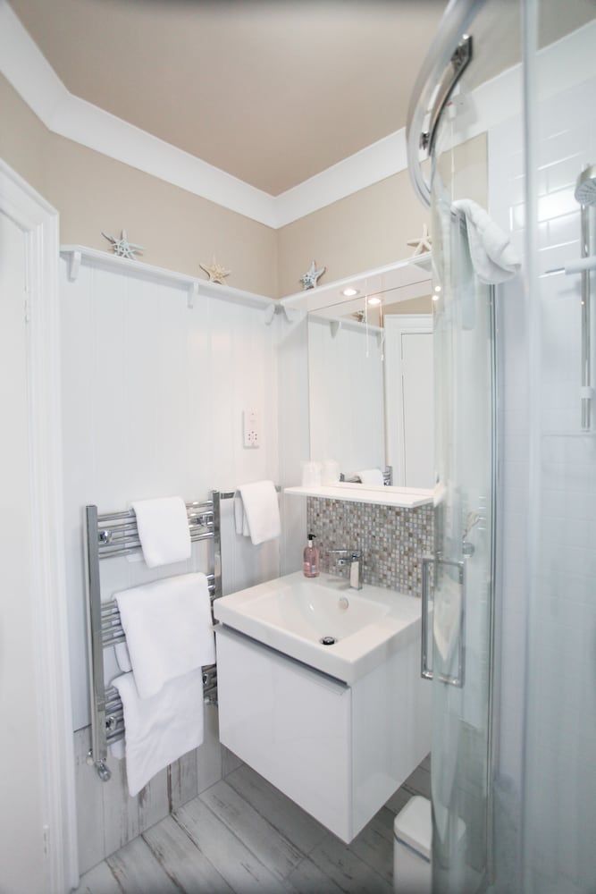 Anvershiel House Double Room 9