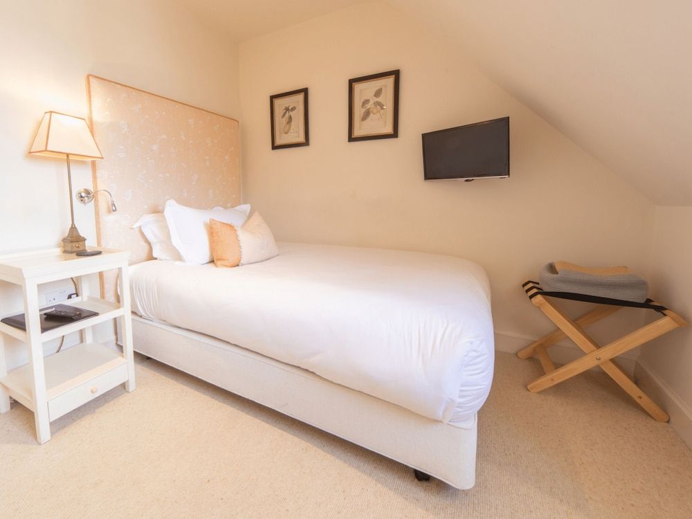 The Old Hall Ely Standard Single Room, Ensuite