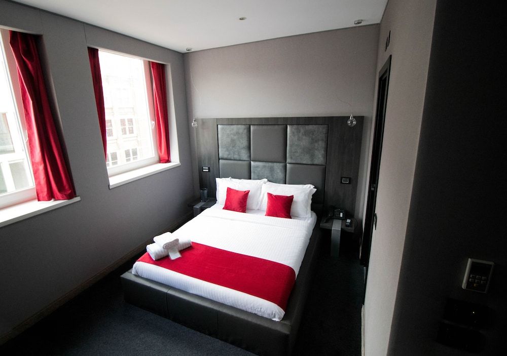 The Bryson Hotel Standard Double Room, 1 Double Bed 6