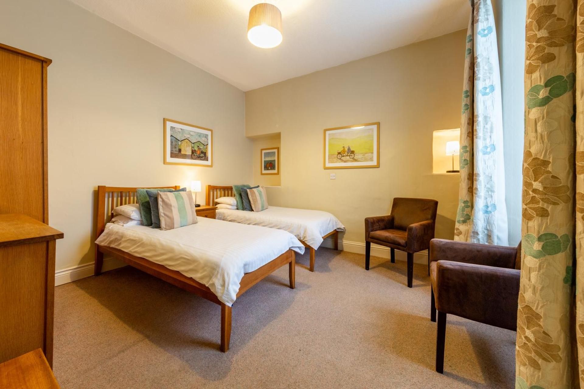 Twin Room with Shower
