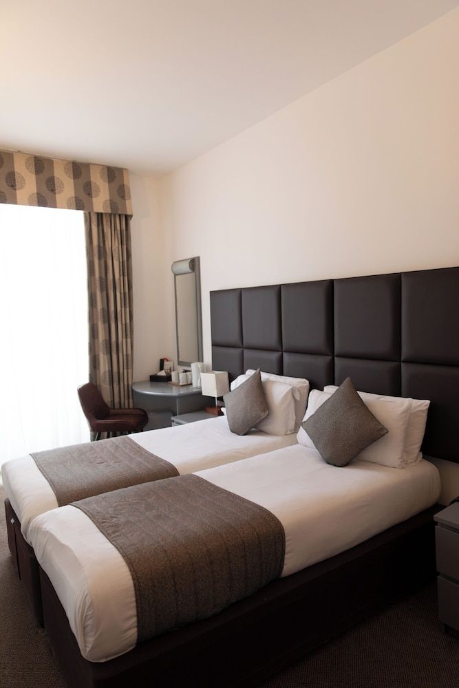 Duke of Leinster Twin Room 3