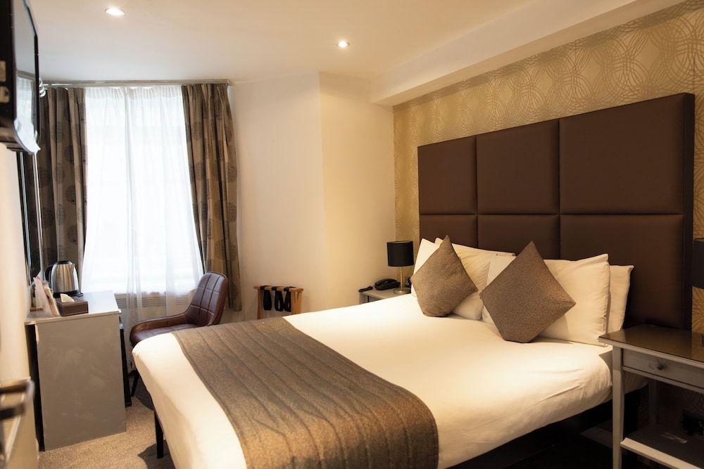 Duke of Leinster Double Room 4