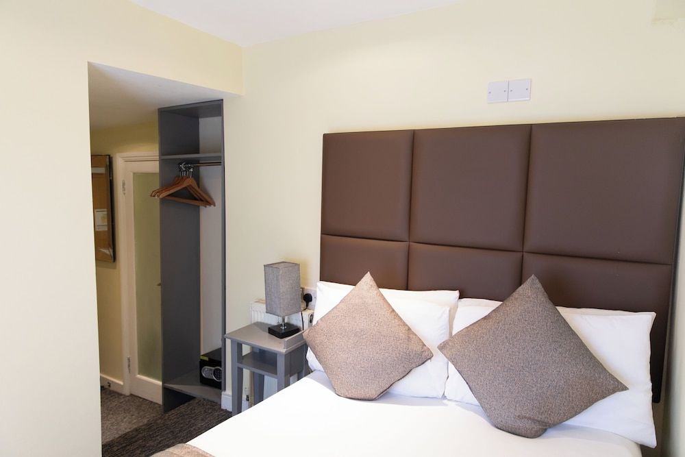 undefined Duke of Leinster 2