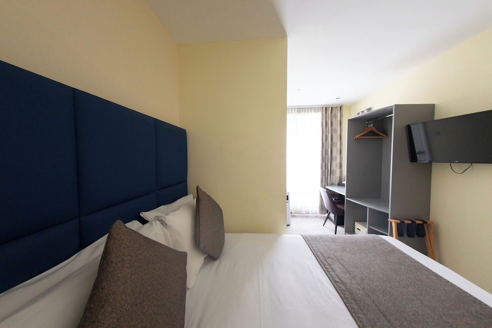 Duke of Leinster Double Room 12