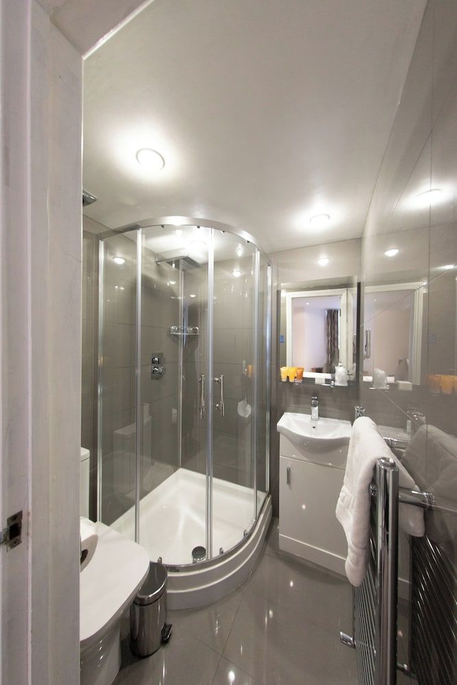 Duke of Leinster Double Room 22