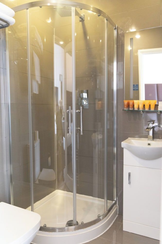 Duke of Leinster Twin Room 8