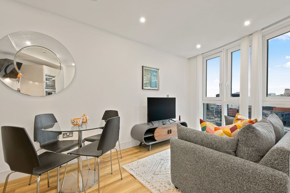 undefined Aldgate East Studio by MySquare 6