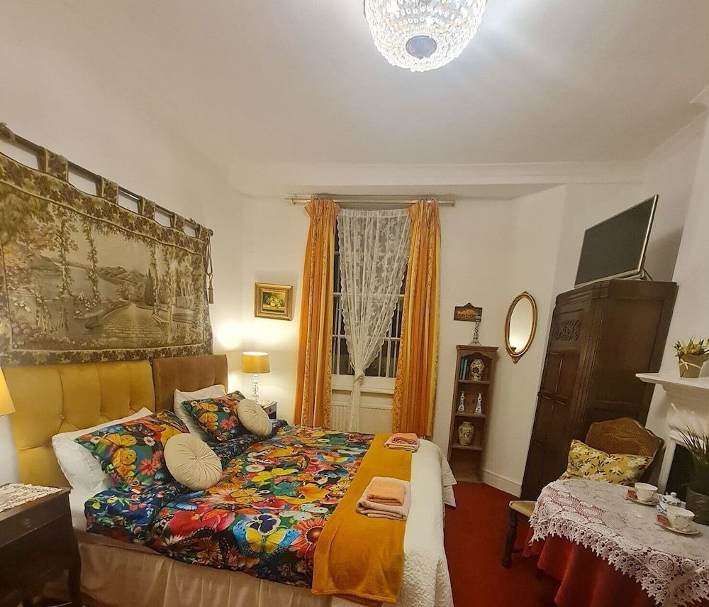 undefined Juliette's Bed and Breakfast 3