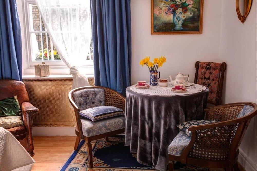 Juliette's Bed and Breakfast Deluxe Double or Twin Room 4