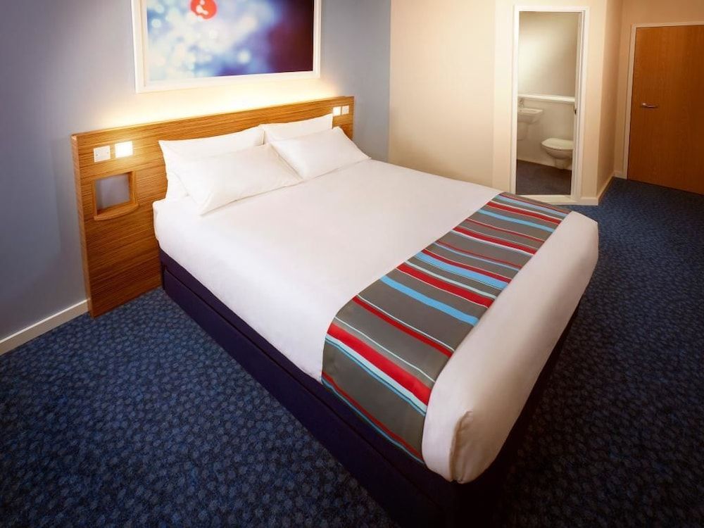 undefined Travelodge Cardiff Atlantic Wharf Hotel 3