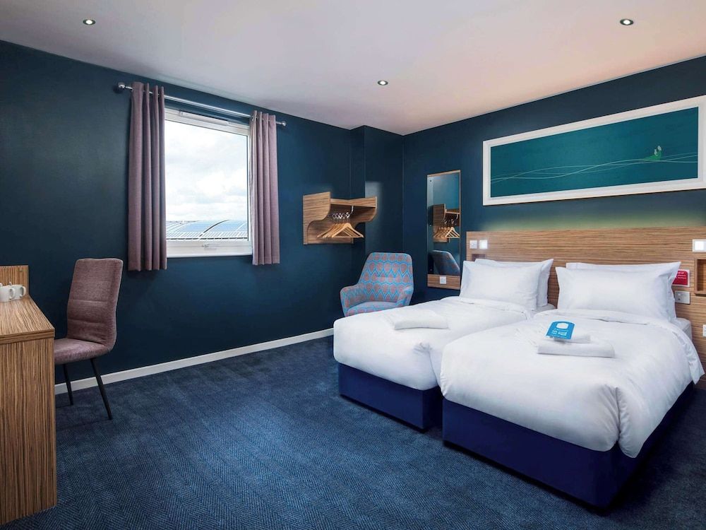 undefined Travelodge London Woolwich 8