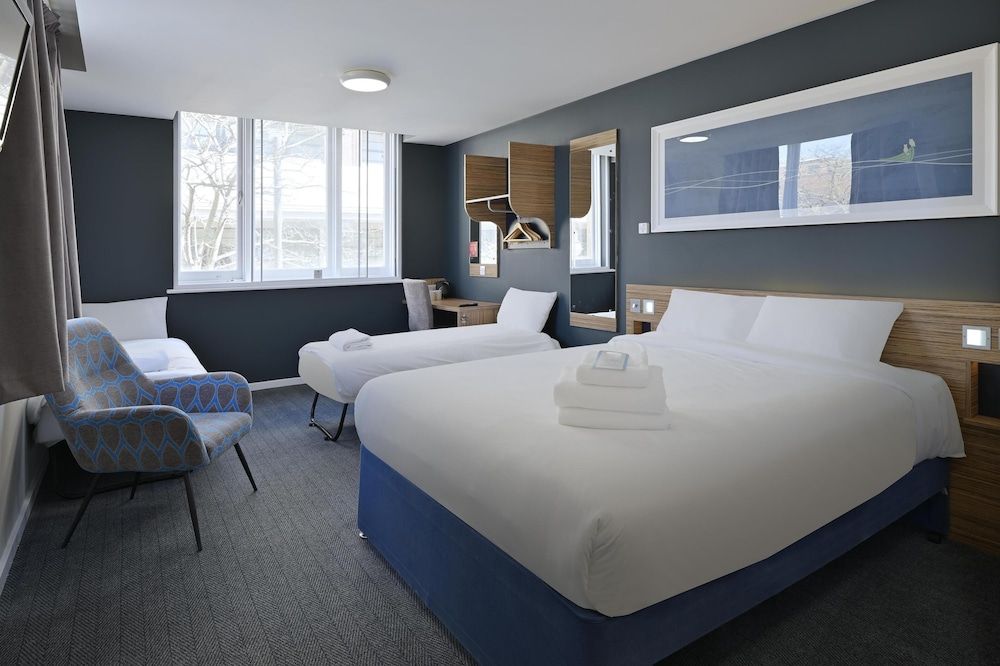 undefined Travelodge London Woolwich 9