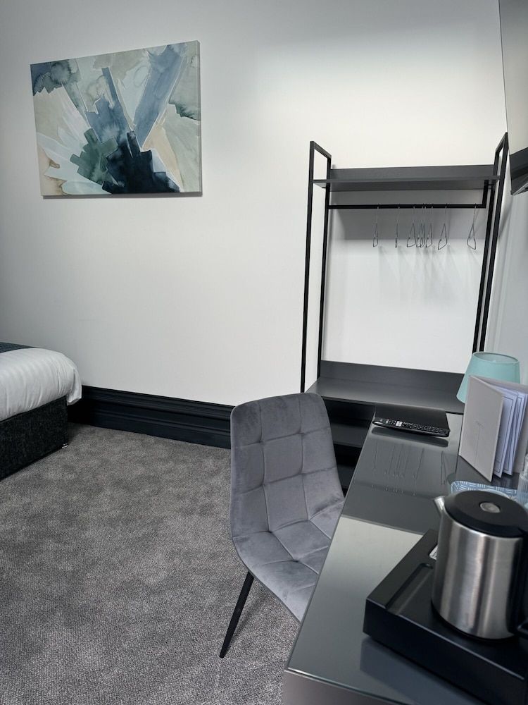 The Station Hotel Double Room, Ensuite 7