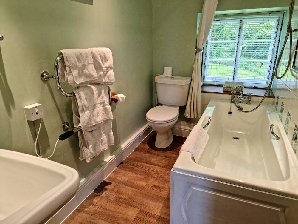 Collaven Manor Hotel Double or Twin Room (Feature) 12