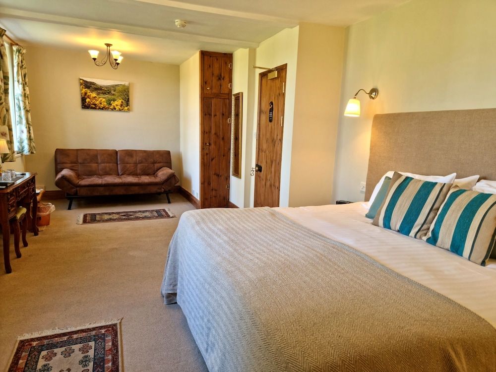 Collaven Manor Hotel Double or Twin Room (Feature) 8