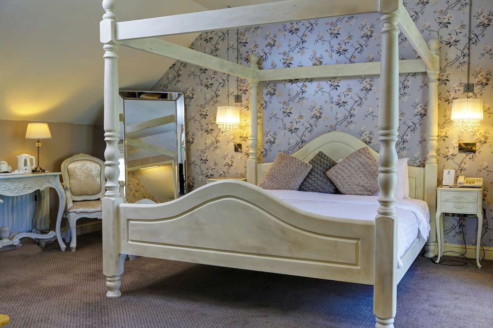 Normanton Park Hotel, Sure Hotel Collection by Best Western Superior Suite, 1 Double Bed, Non Smoking (Four Poster Bed) 4