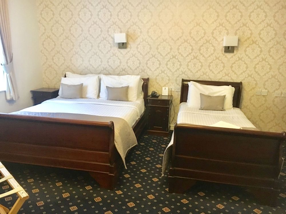 Normanton Park Hotel, Sure Hotel Collection by Best Western Standard Room, Multiple Beds, Non Smoking 3