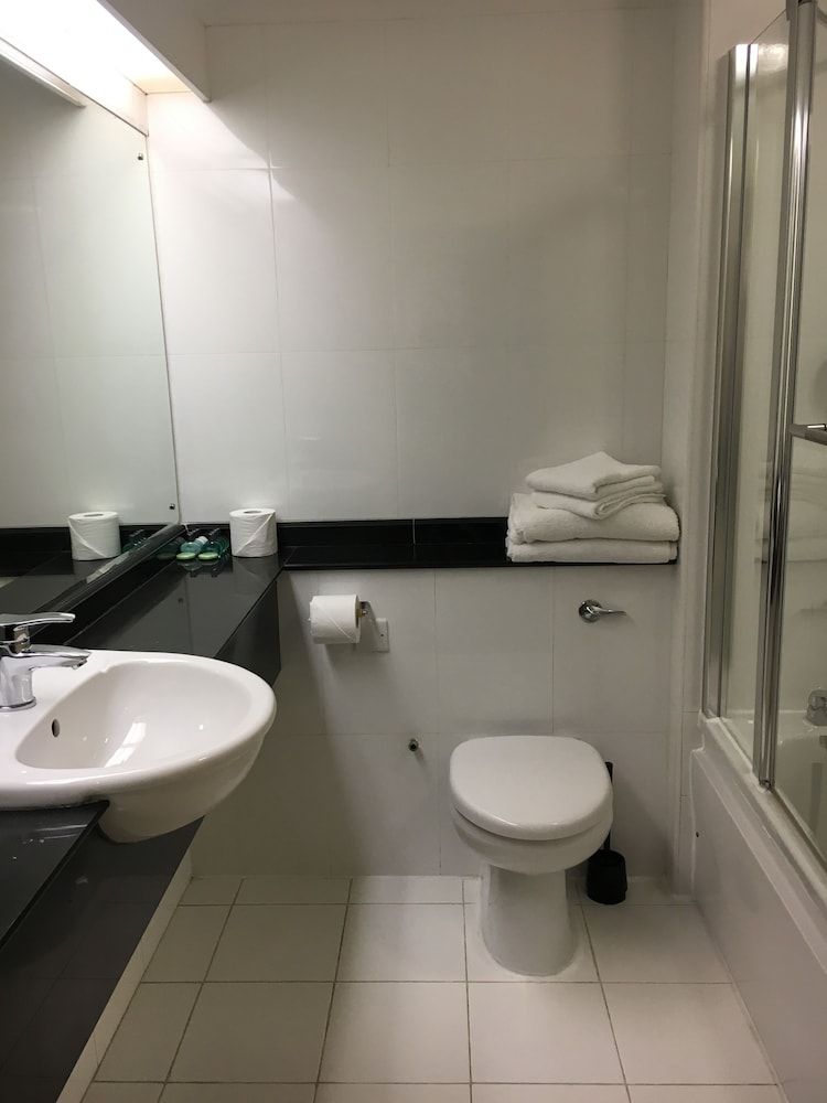 Normanton Park Hotel, Sure Hotel Collection by Best Western Superior Room, 1 Double Bed, Non Smoking 4