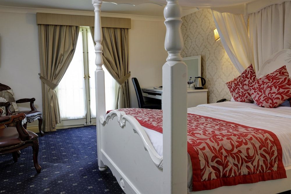Normanton Park Hotel, Sure Hotel Collection by Best Western Superior Suite, 1 Double Bed, Non Smoking (Four Poster Bed) 3