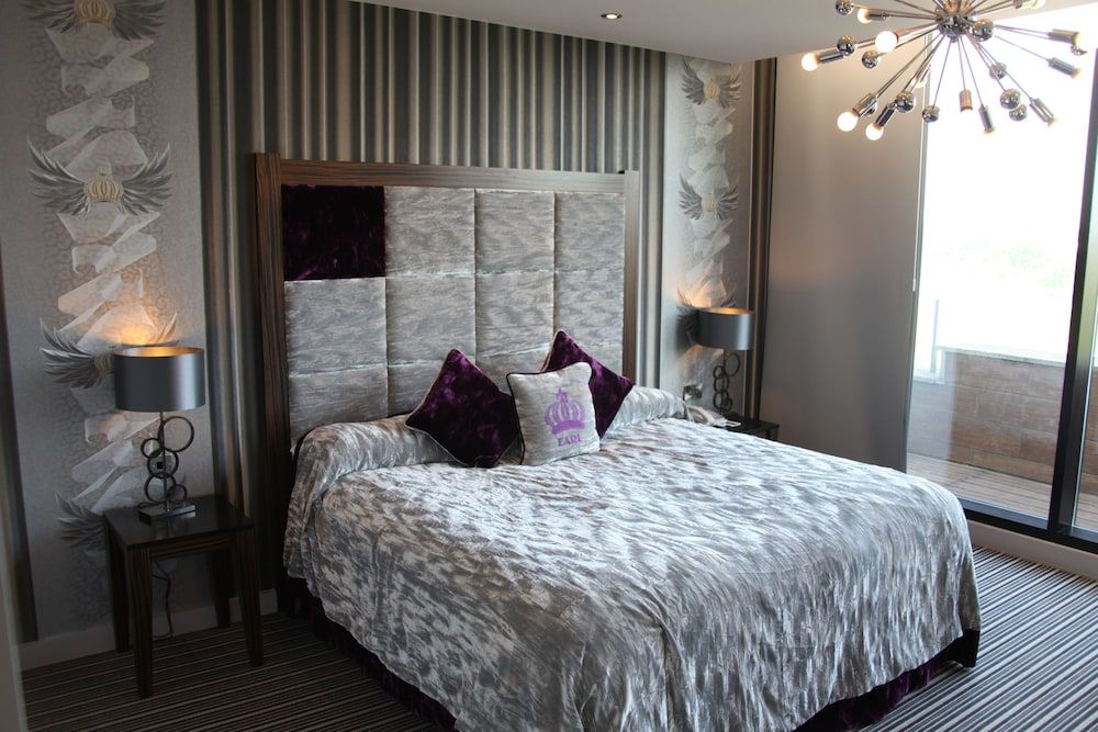 Deluxe Room, Non Smoking (Feature Room)