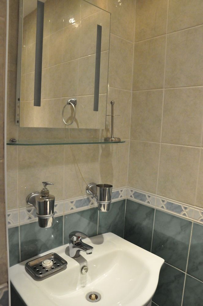 Piccolino Hyde Park Hotel Quadruple Room 12